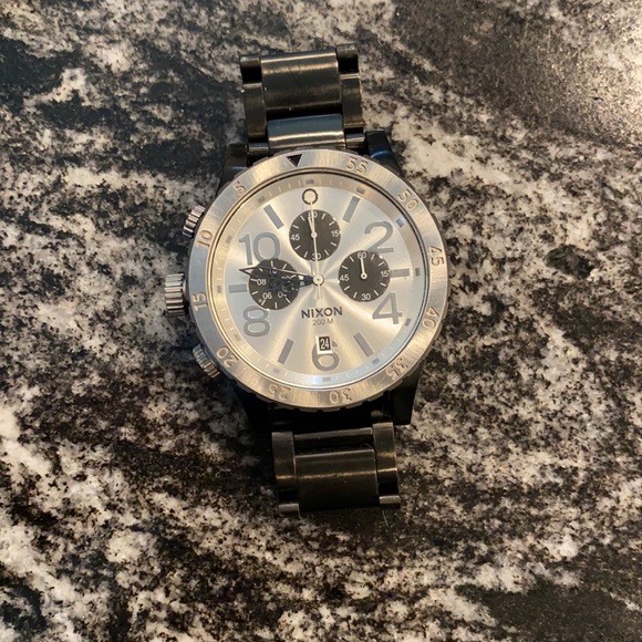 Nixon Other - NIXON 48-20 Chrono Black Silver